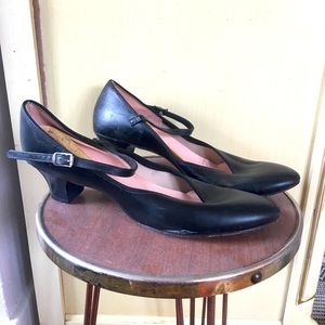 Capezio character dance shoes. Size 8.